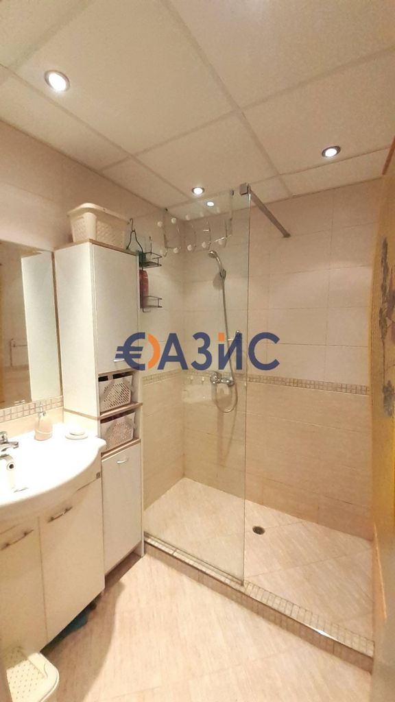 Продава се Тристаен апартамент в Бургас, Център - 81 кв.м за 3025 €/кв.м - Снимка #13