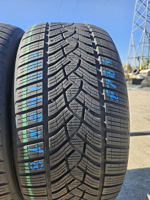 Vând anvelope iarna 245/45/18 245/45r18 GOODYEAR