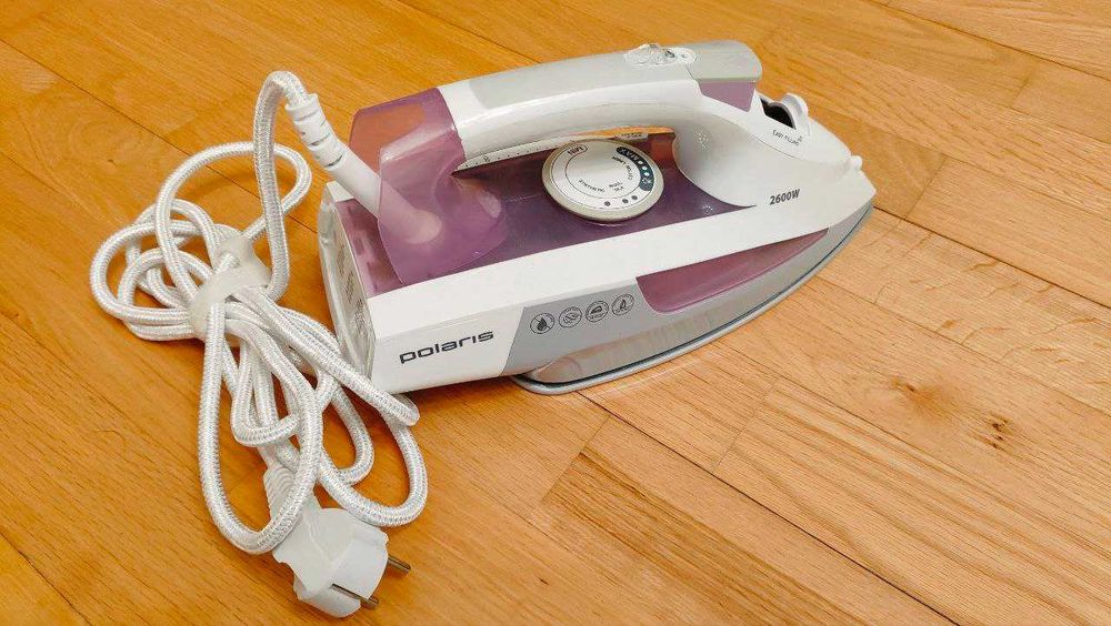 Утюг электрический. Polaris PIR 2685AK