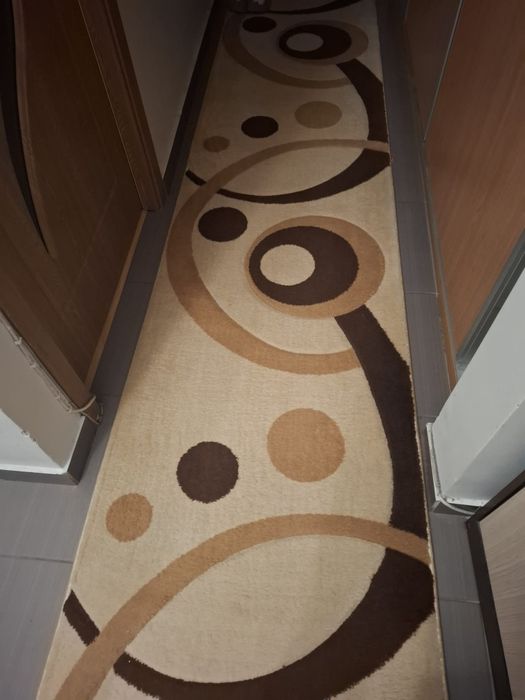 Traversă - Covor in stare foarte bună . La 200 lei.