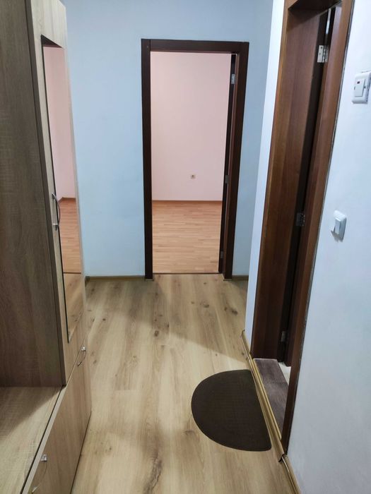 Давам под наем тристаен в кв Аспарухово за 800лв