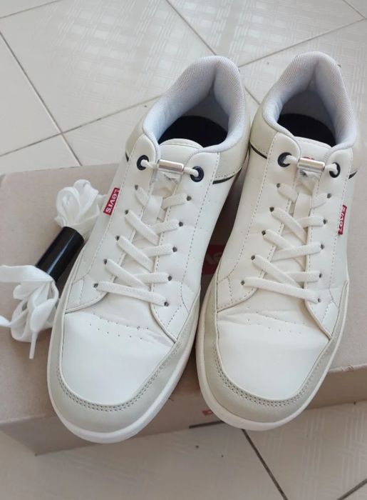 Adidasi barbati Levi's marime 40 si 41