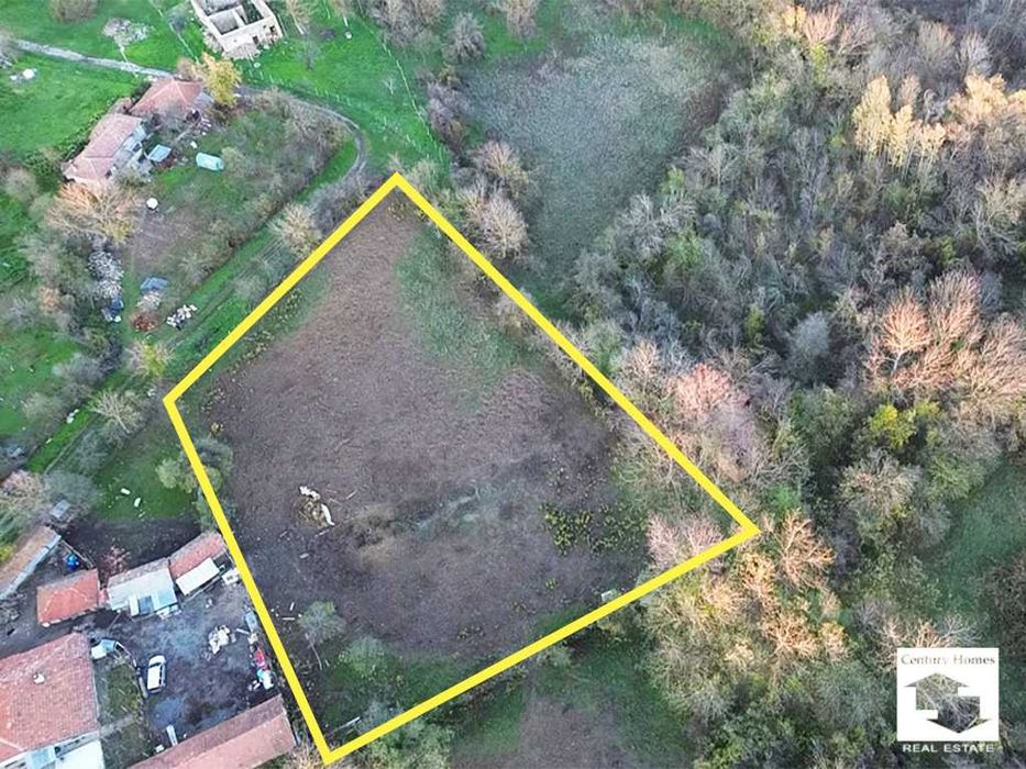 116250 Голям парцел в регулация в с. Плаково, 15 км. от Велико Търново