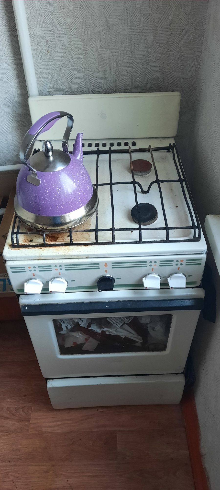Газ плита в рабочем состоянии духовка  работает