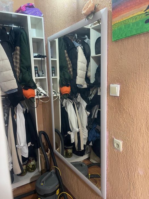 Большое настенное зеркало