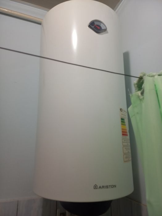 Аристон 100литровый продам