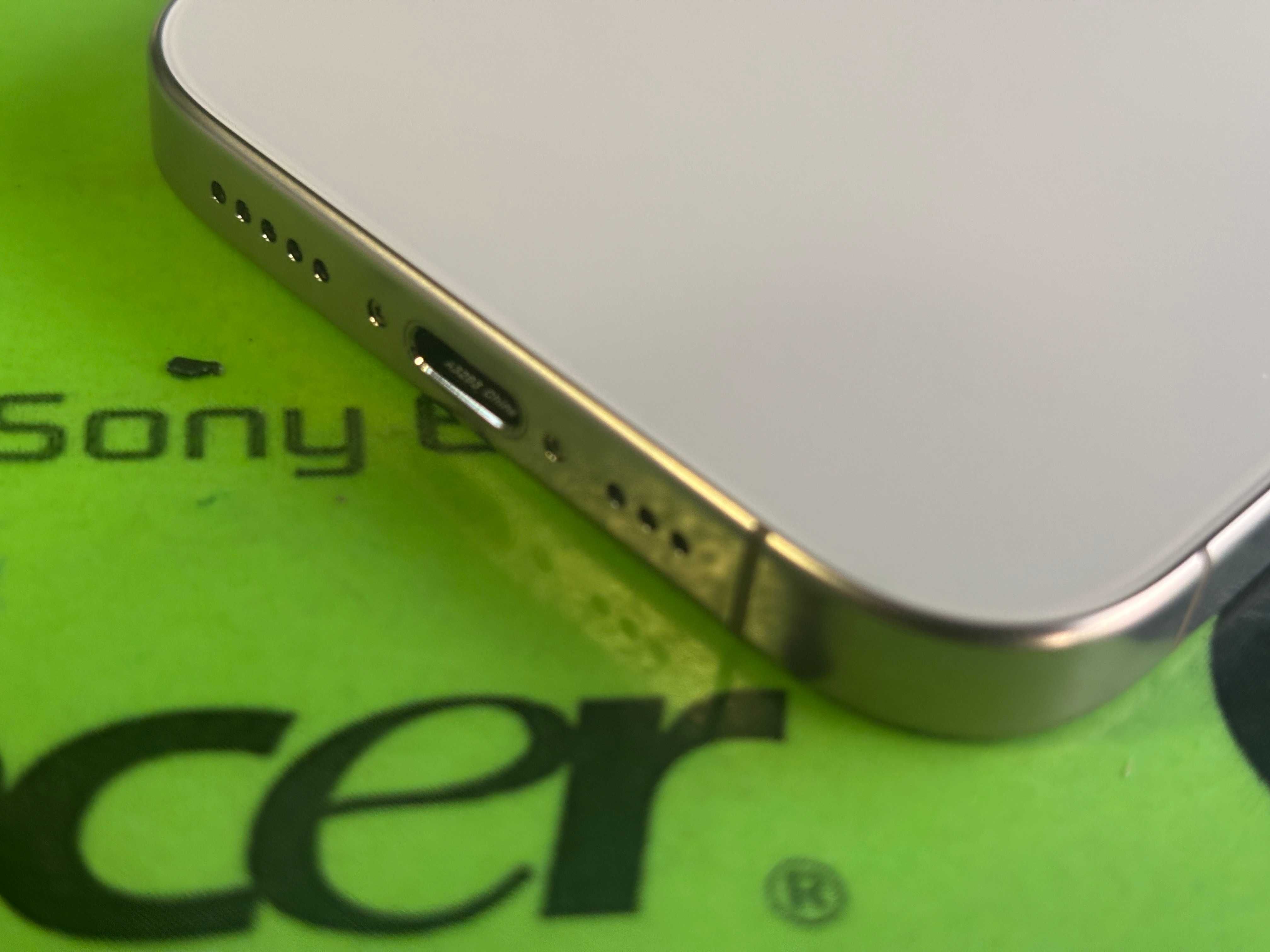 *НОВ* iPhone 16 Pro Desert 128gb фабрично отключен