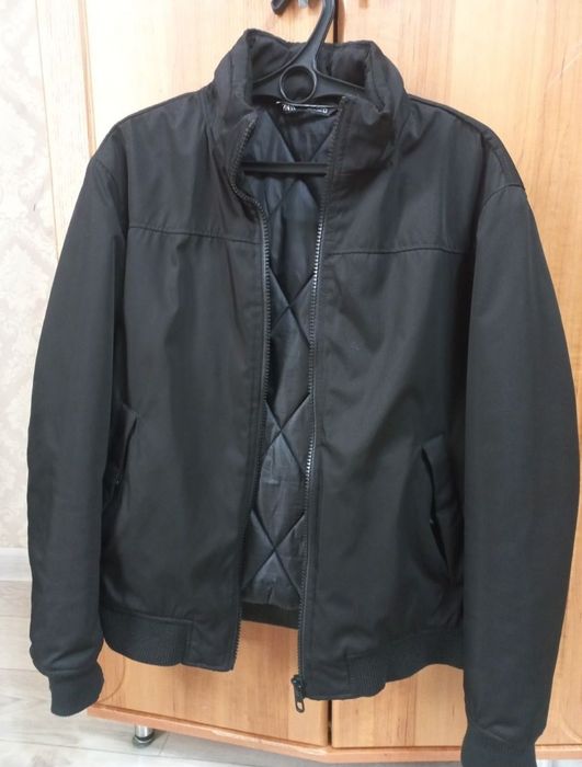 Продам мужскую куртку Zara
