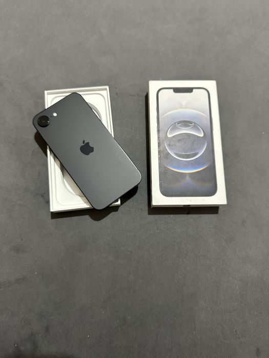 iPhone 16e 128гб АКб 100% на гарантии