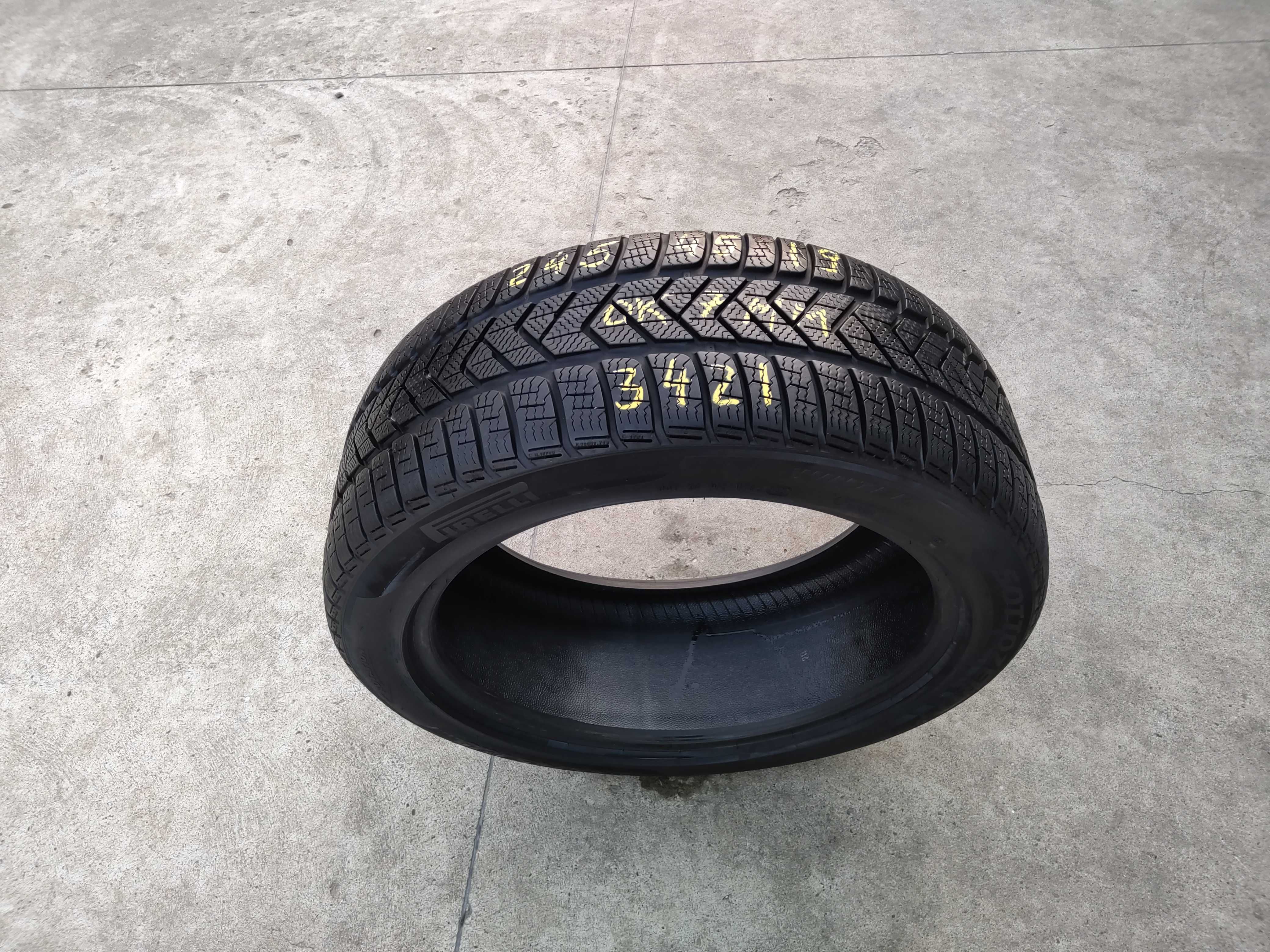 O anvelopa iarna 245 45 19 pirelli sottozero 3 profil 7 mm dot 3421