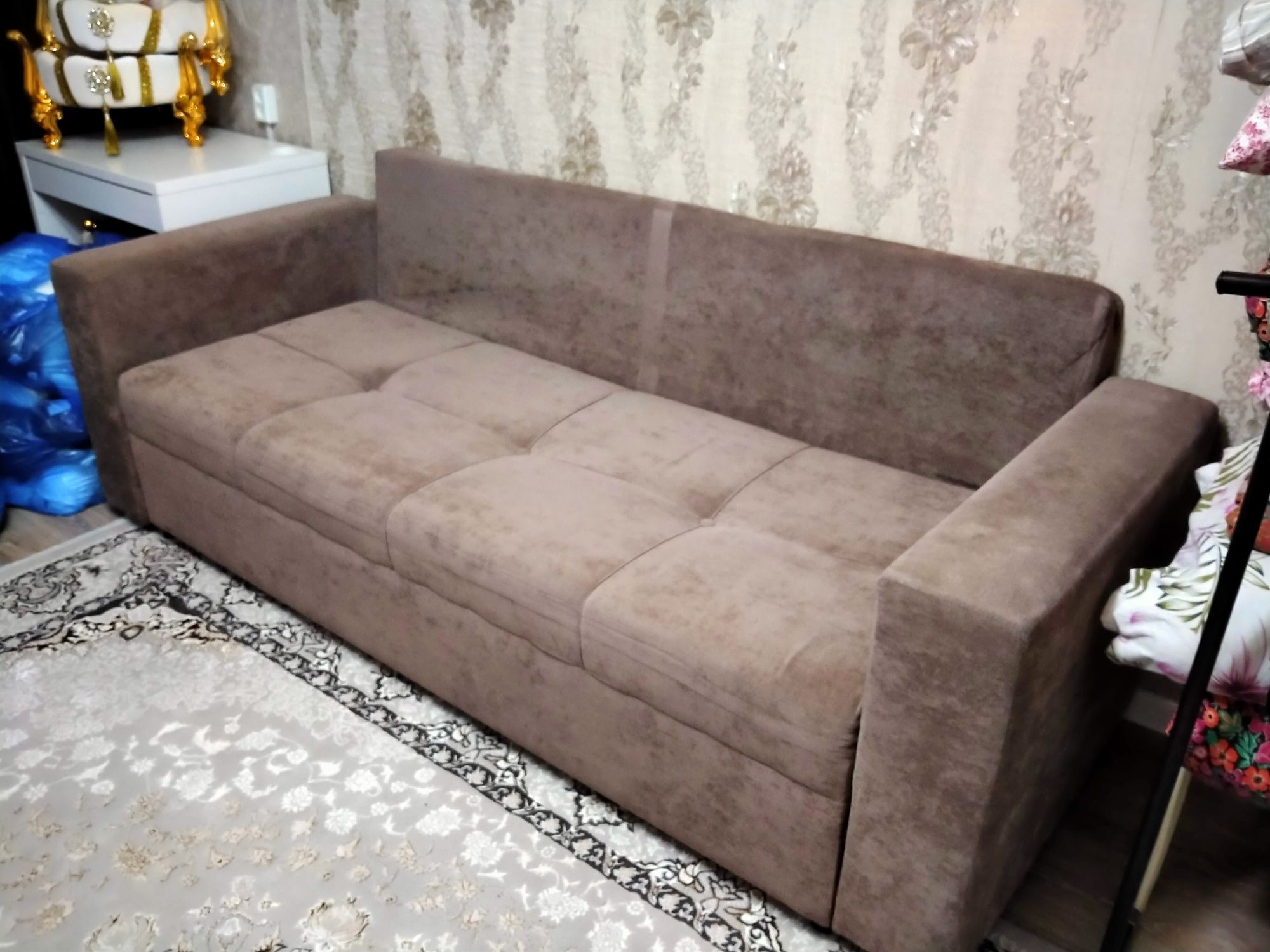 Продам Диван б/у