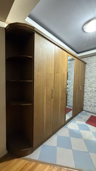 Шкаф в прихожую большой