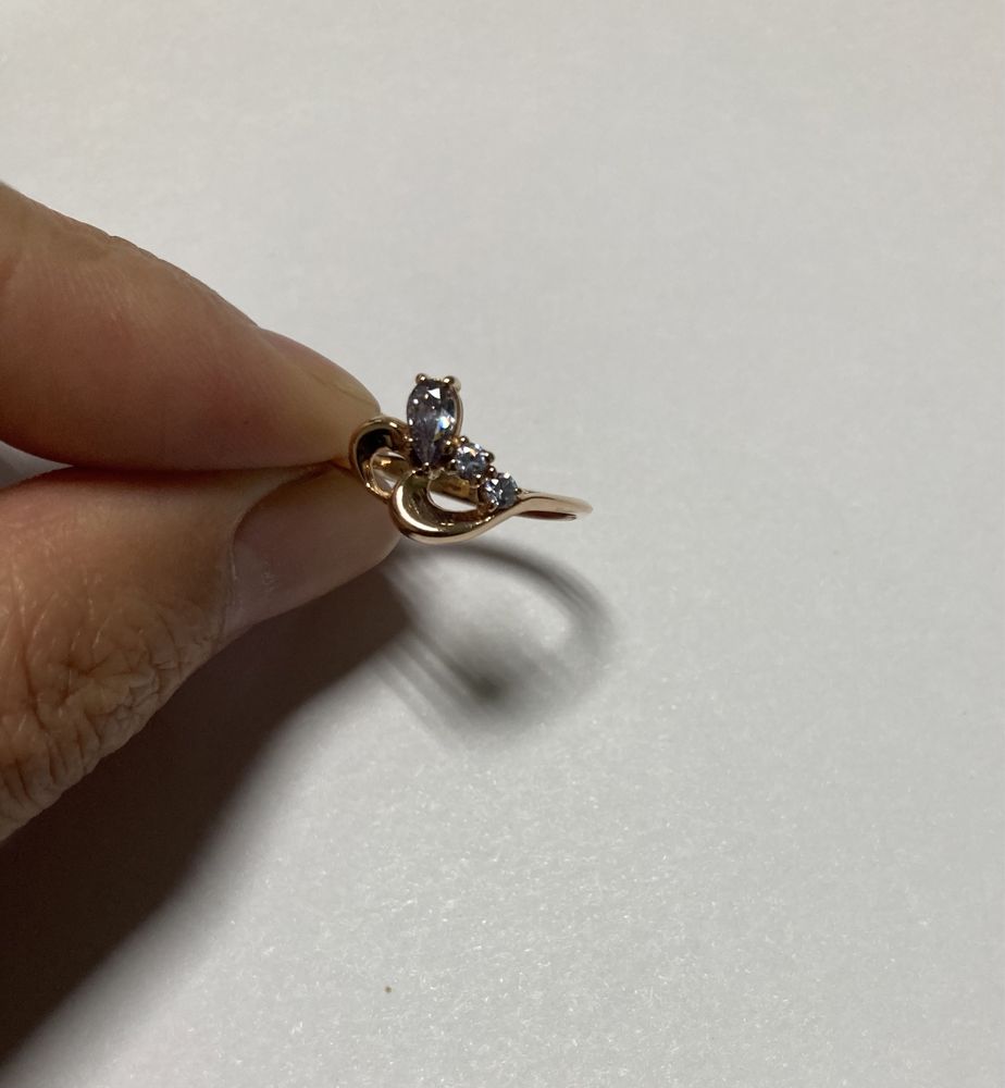 Новое золотое кольцо размер 16,5-17.0