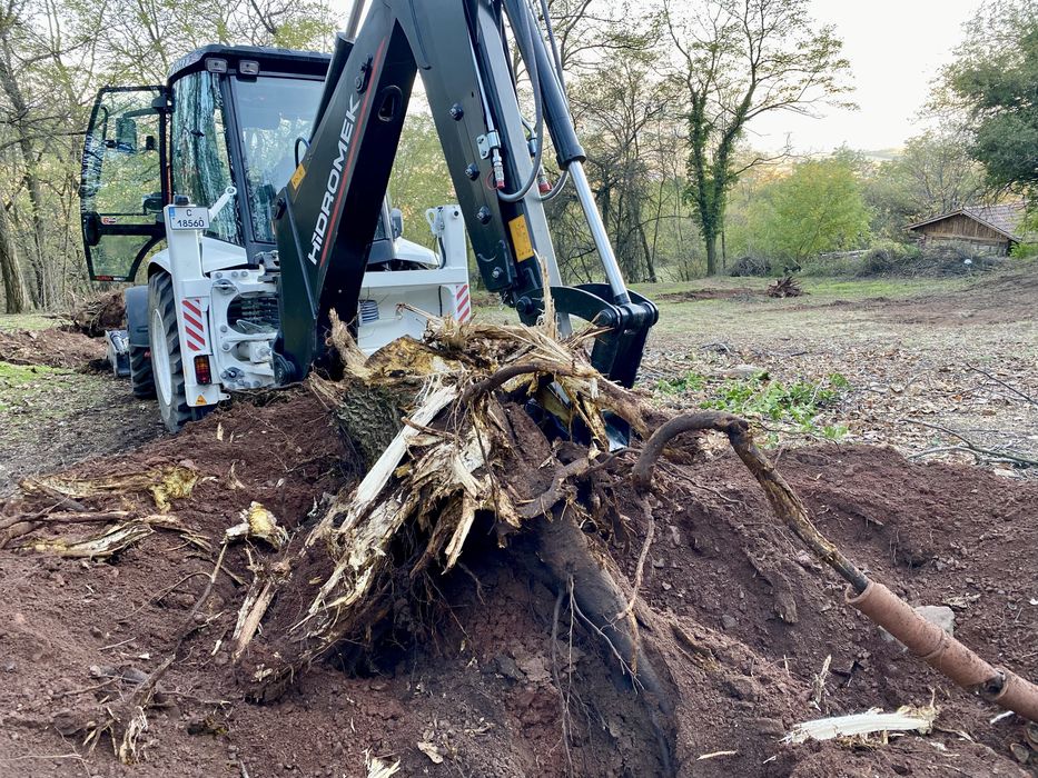 Услуги с комбиниран багер за София и района!