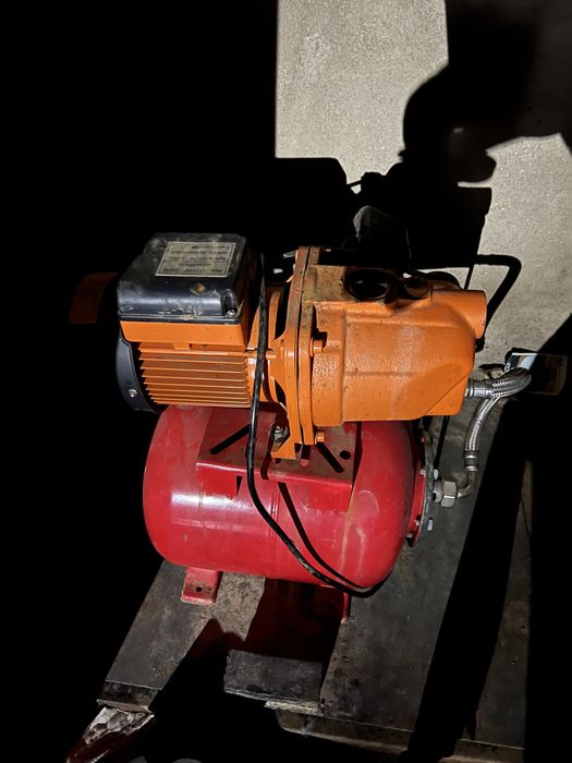 Продам 2 насоса.