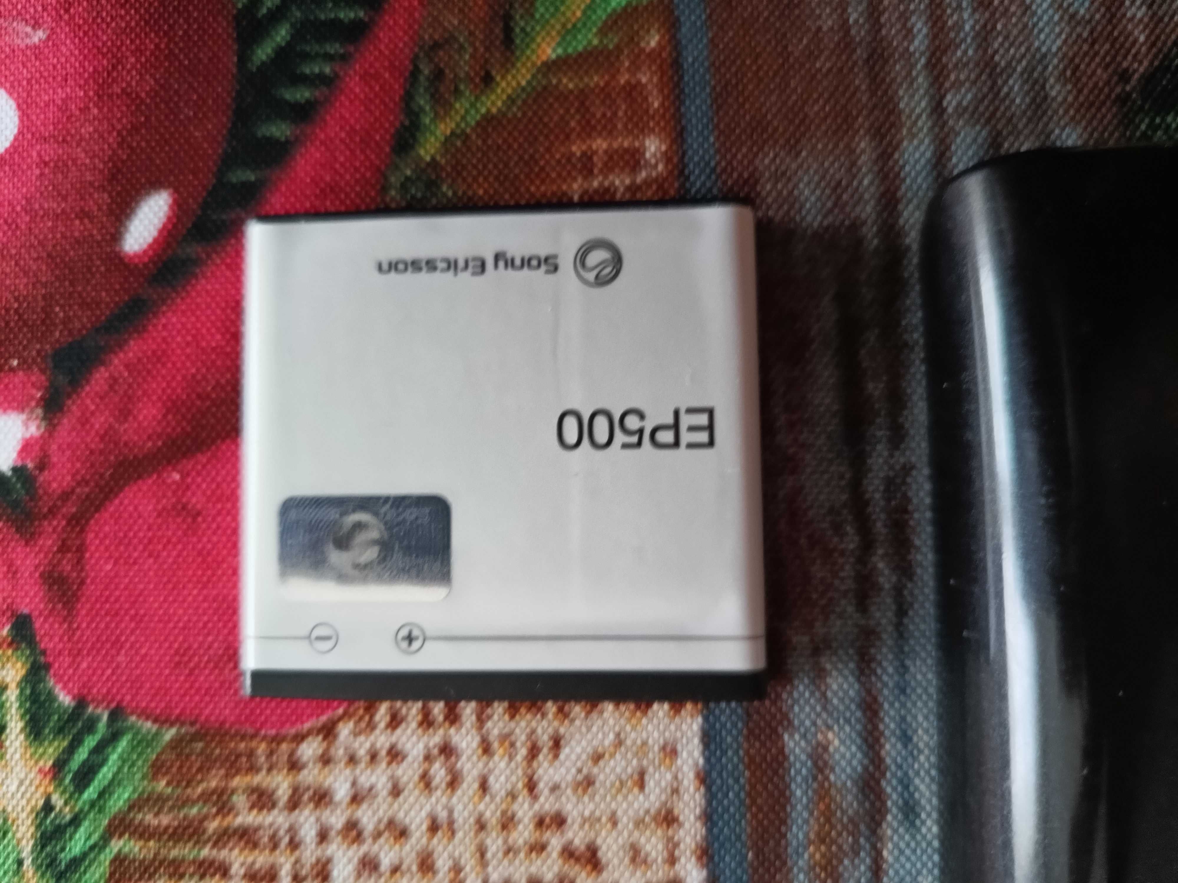Продавам 2бр. телефона Sony Ericson Experia 8Ericson-ЗА ЧАСТИ