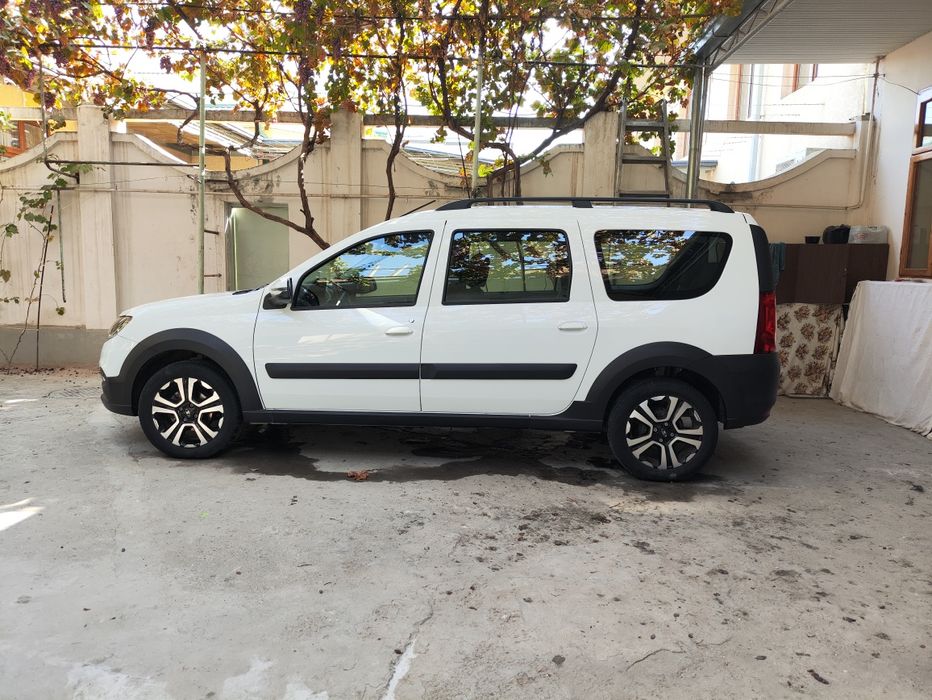 Лада Ларгус Кросс 2022 год