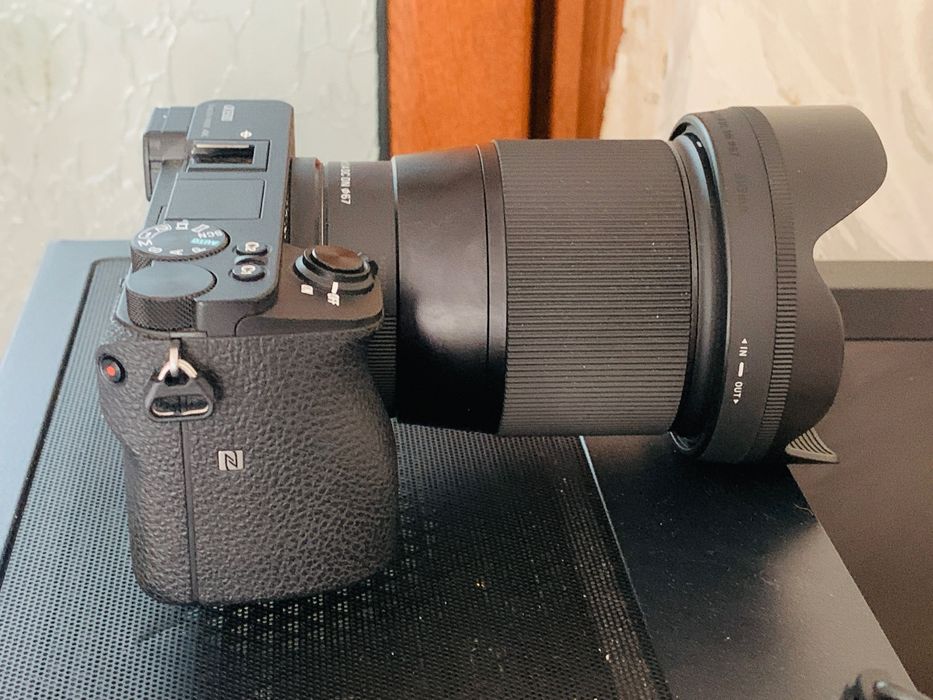 Sony a6500 +sigma 16mf1.4+ зарядно+3батерии+адаптер