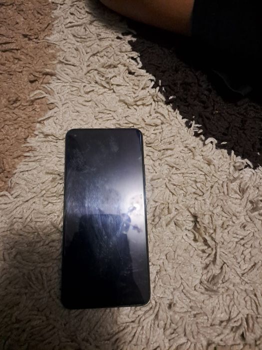 Обменяю телефон.