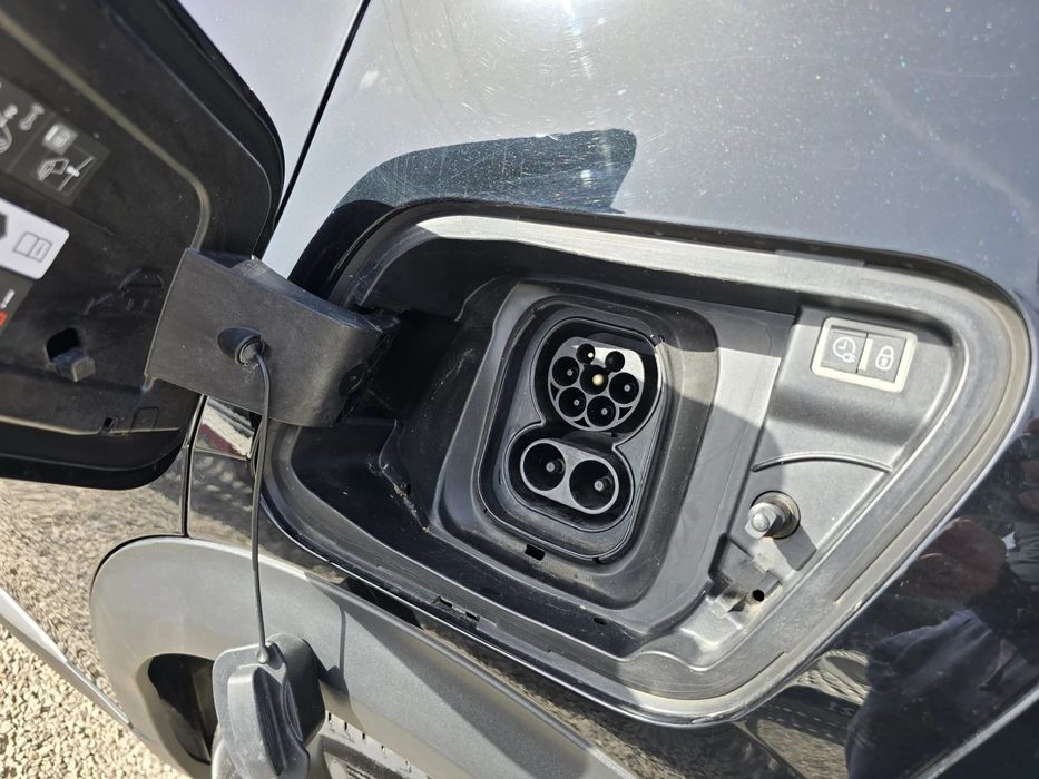 Peugeot 2008 Electric drive/50 kWh/100 kW/Allure Pack/Германия