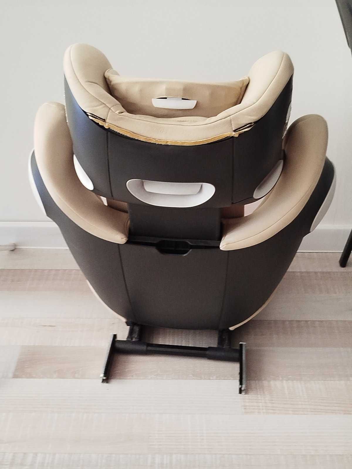 Столче за кола Cybex Isofix