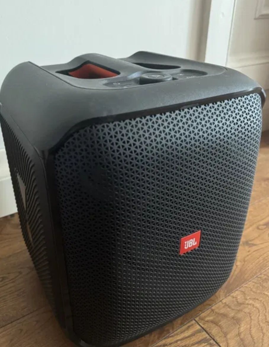 Продам JBL PartyBox Encore Essentia l+ сумка чехол.