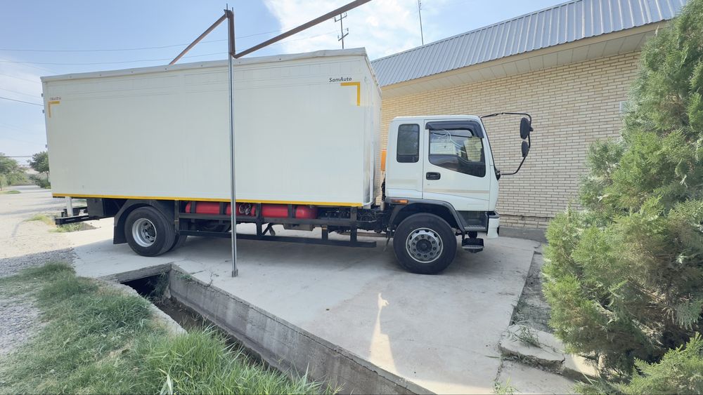 Isuzu furgon 2019