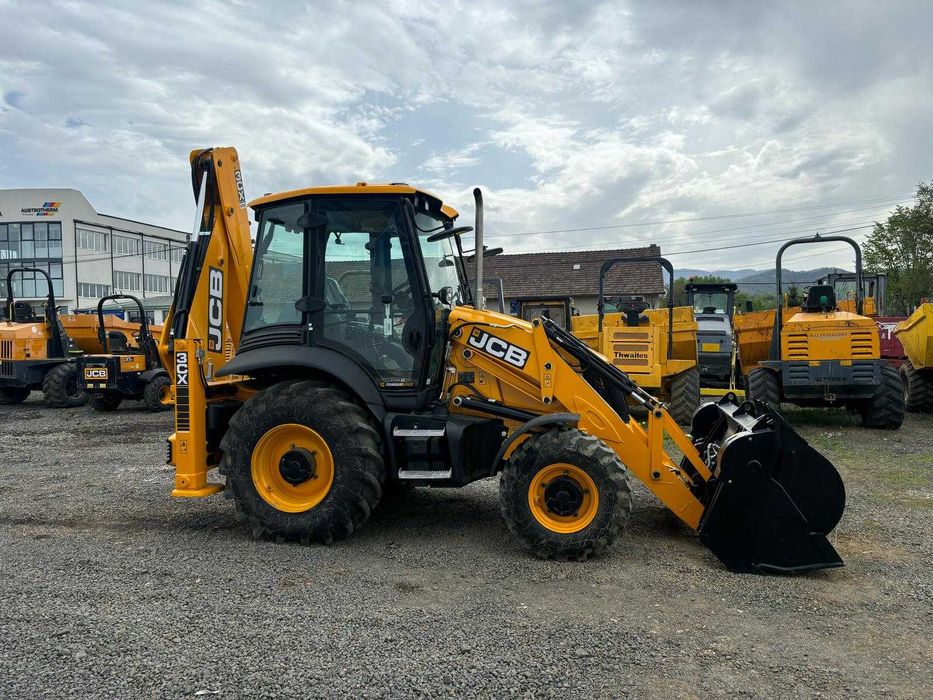 Buldoexcavator JCB 3CX, 2025, NOU