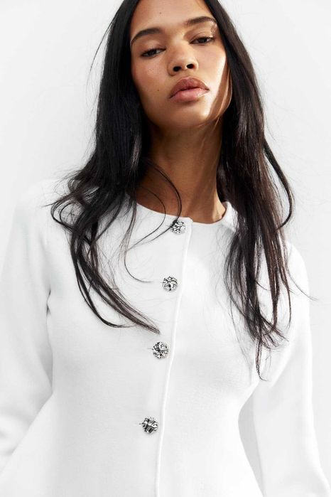 Нова жилетка с етикет на ZARA с пелпум ефект размер М