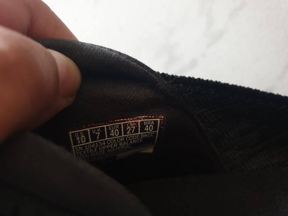 Обувки sketchers 40