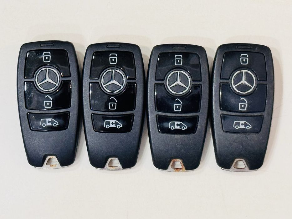 Контактен ключ  за Mercedes Sprinter Keyless оригинален с платка
