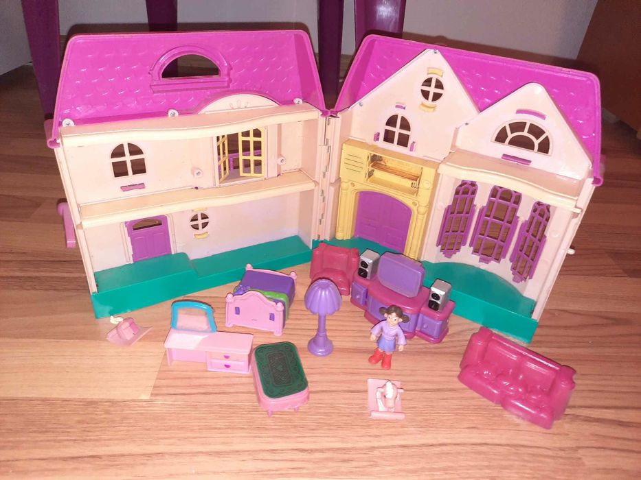 Jucărie căsuța păpușii