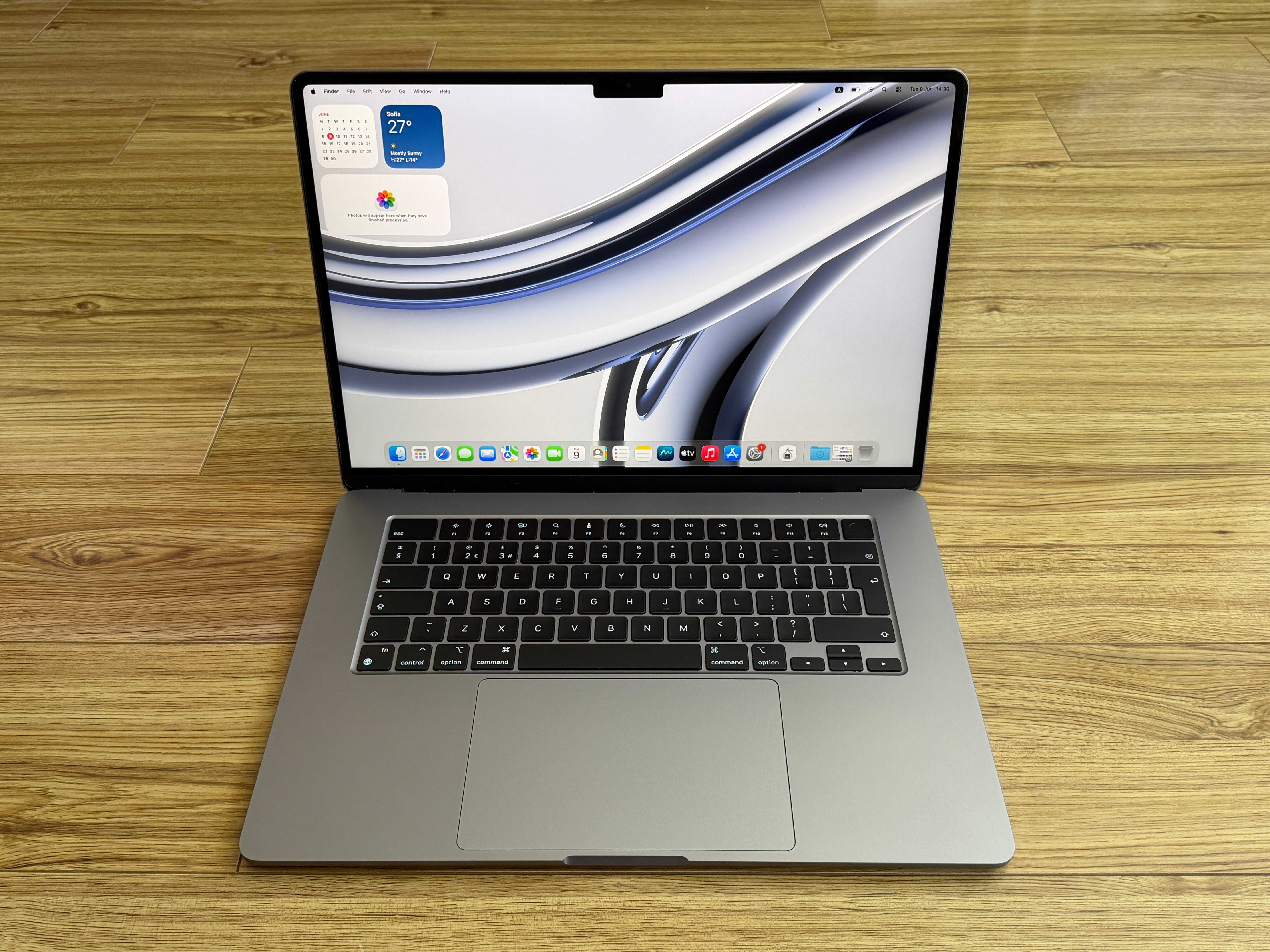 MacBook Air 15 M2`8 CPU/10 GPU/8GB RAM/256GB SSD/Бат 99%/Като Нов — миниатюра 2