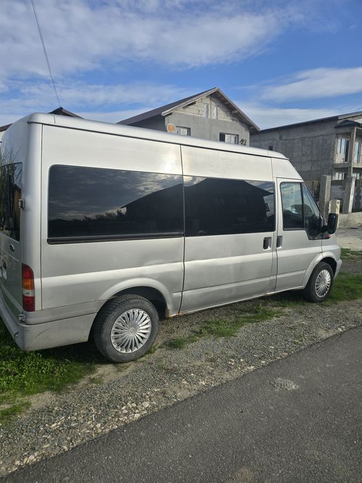 Ford Transit 9 locuri
