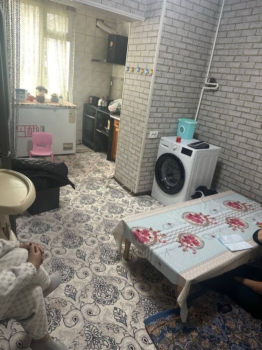 Продается алгоритм 30-квартал. 2 ком. 2 балкон улучшенко Своя