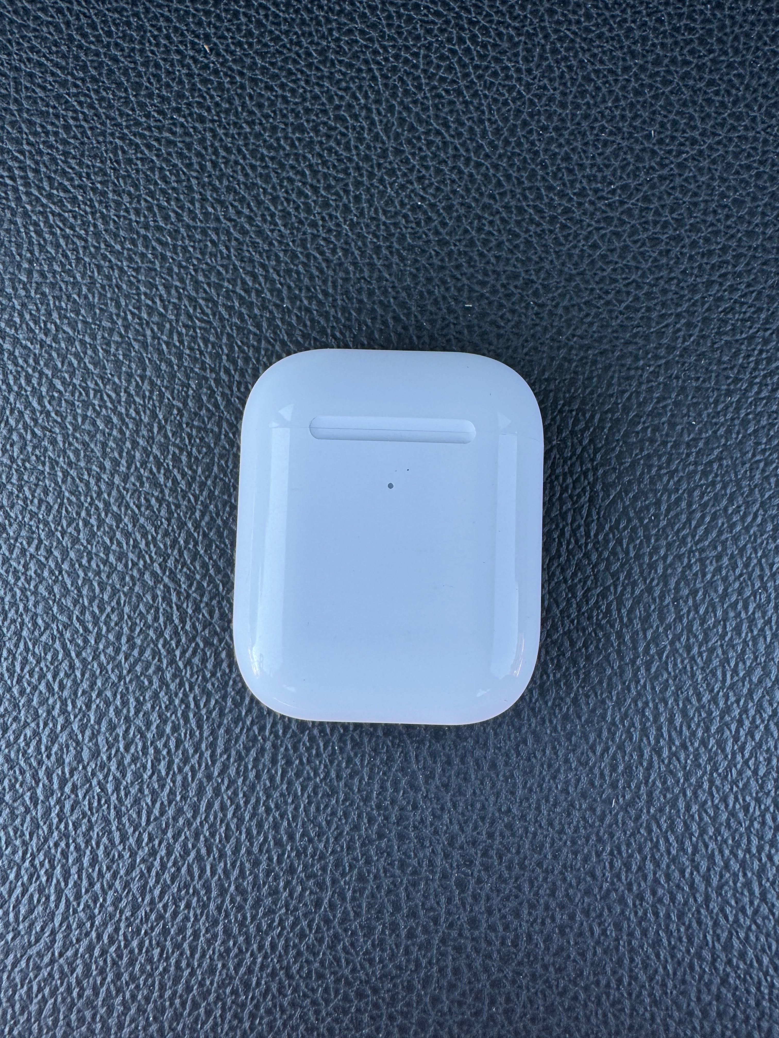 Airpods 2 с кабел и кутия