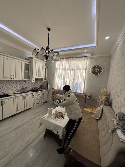 Sergeli 3A Arentir 3bekat 8ta xona 4ta sanuzel srochni sotladi