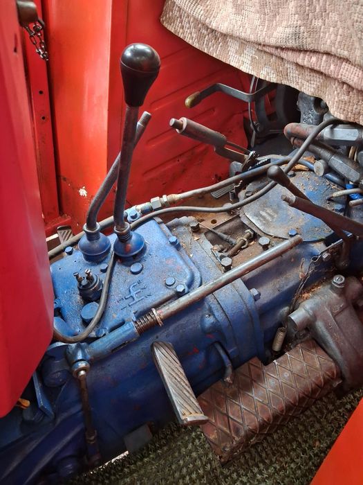 Vând Universal 550 DT