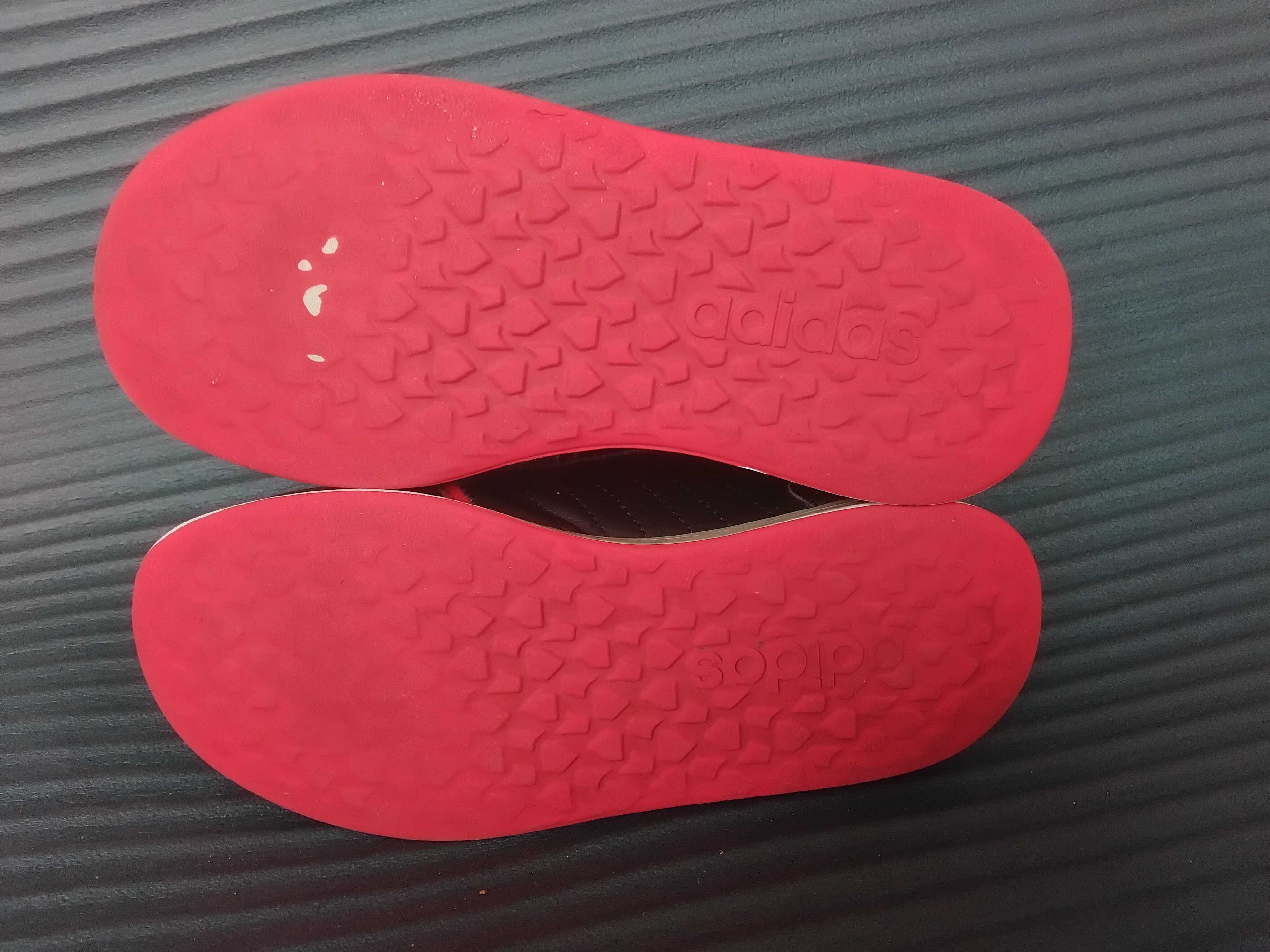 ADIDAS 100% оригинални детски маратонки, 32 номер