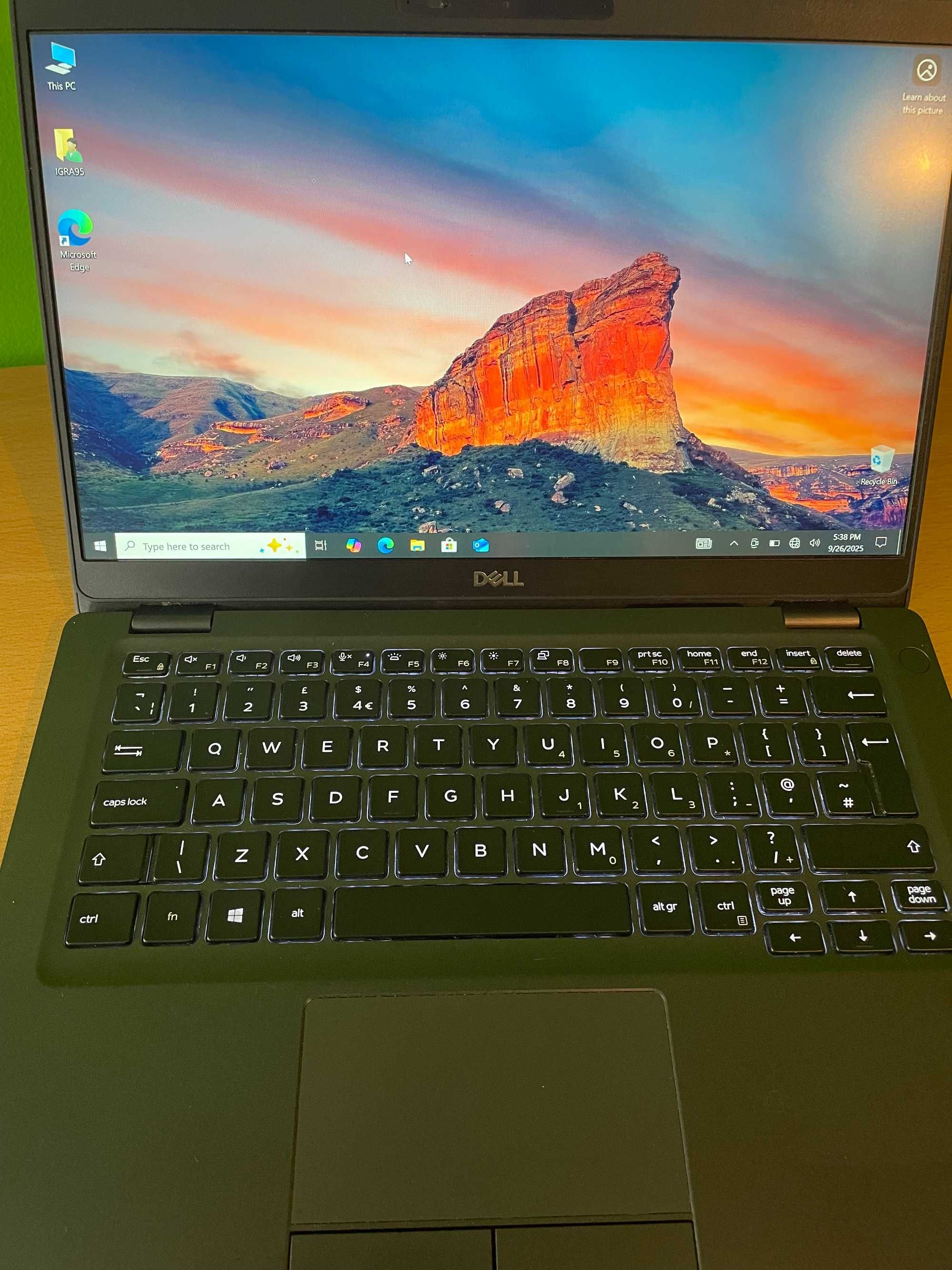 Dell 5300 - Touchscreen IPS 13.3'', i5-8365u, 16GB RAM, 256GB NVMe SSD