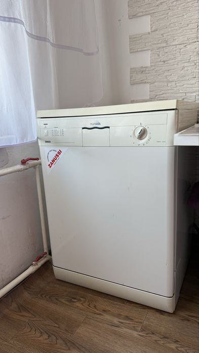 Посудомоечная машина Zanussi на 12 персон