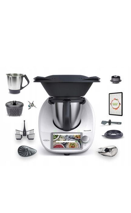 Vând Thermomix , nou, sigilat , predare personală.