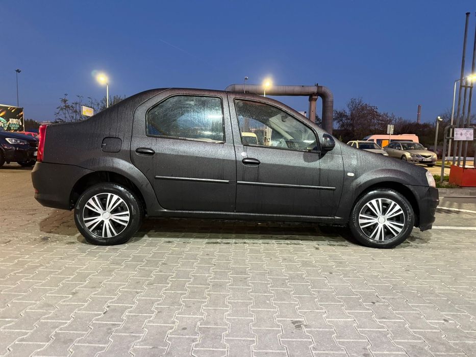 Dacia logan  1.4i   an 2010 preț 1350e