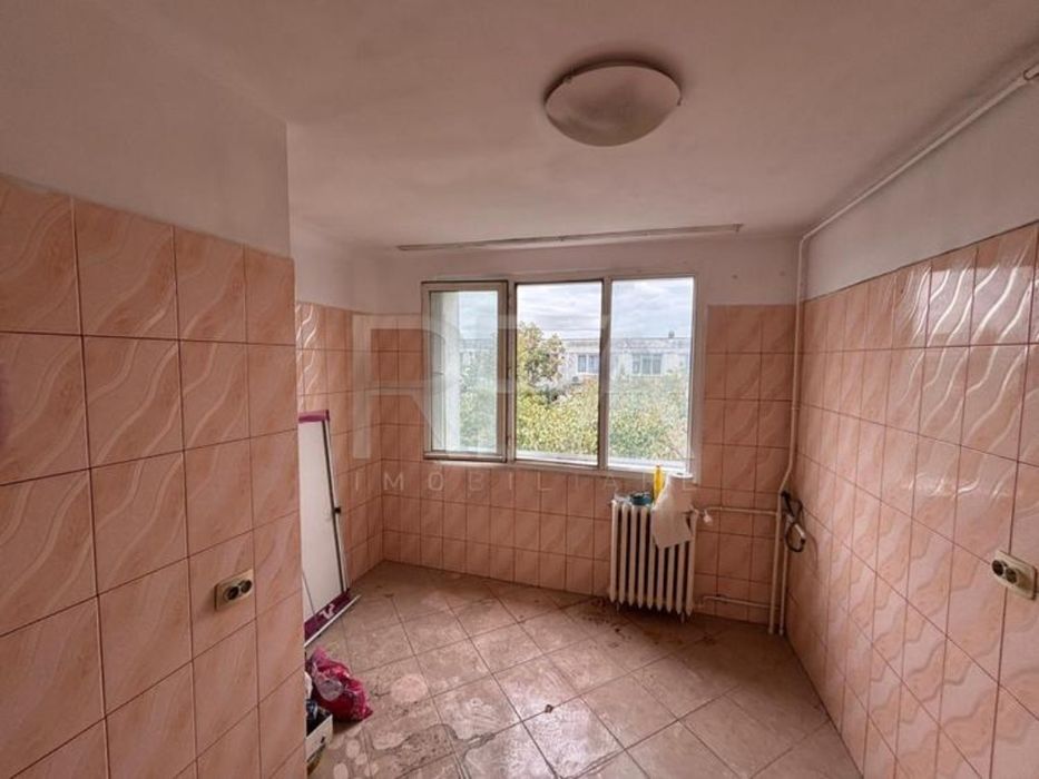 Apartament 4 camere decomandat