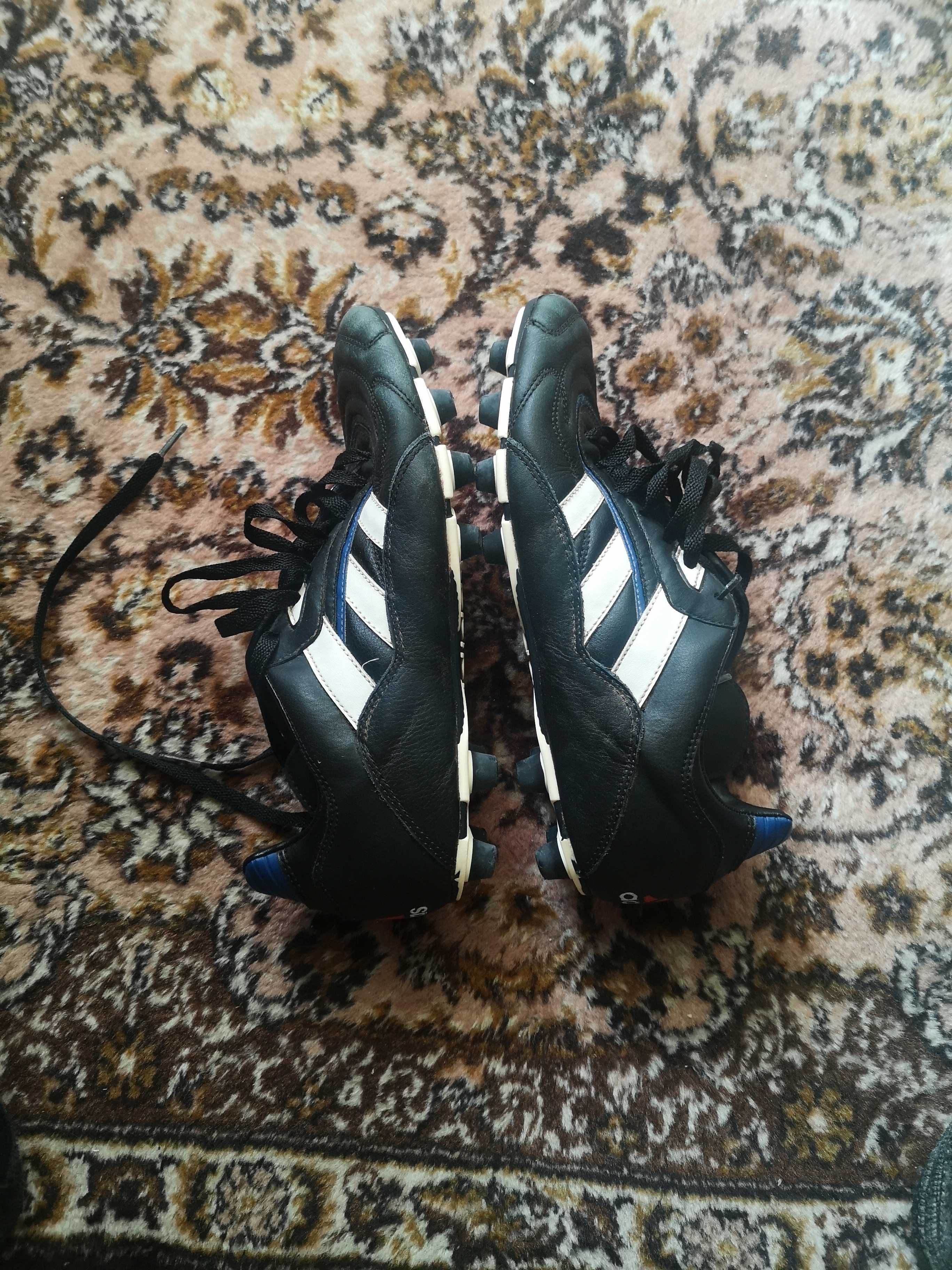 Ghete fotbal Adidas, mărimea 42