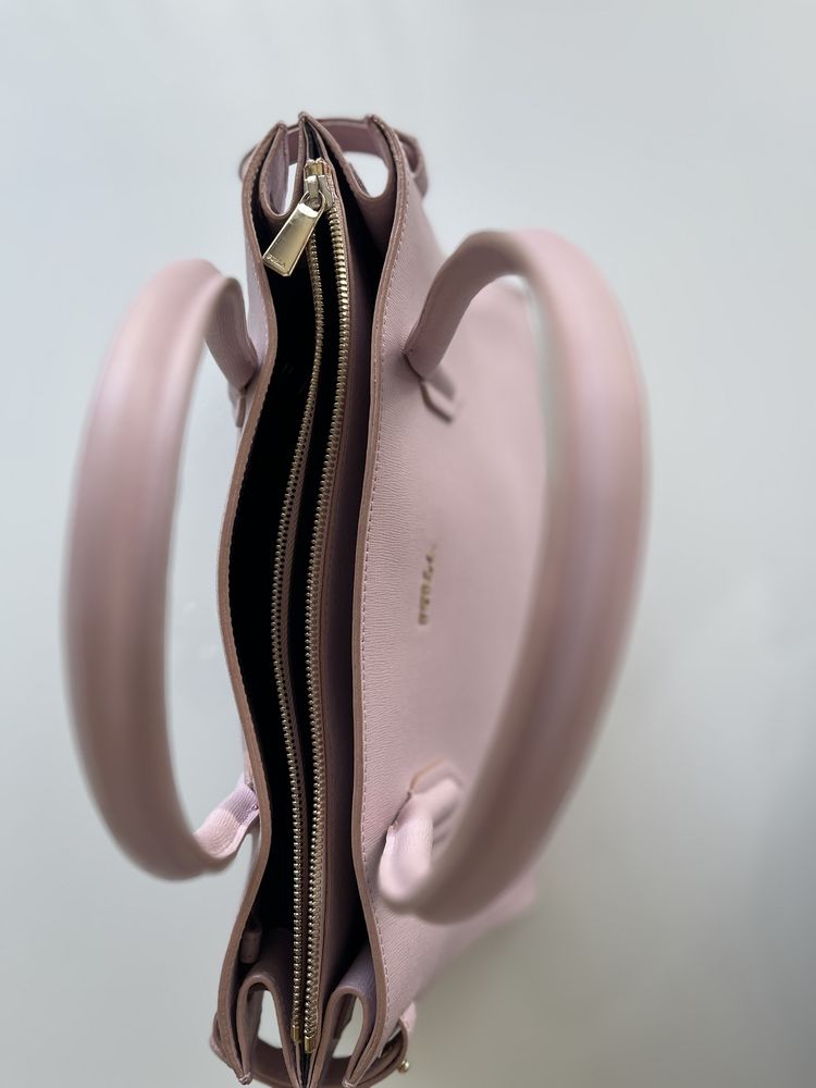 Дамска чанта Furla- отлично състояние