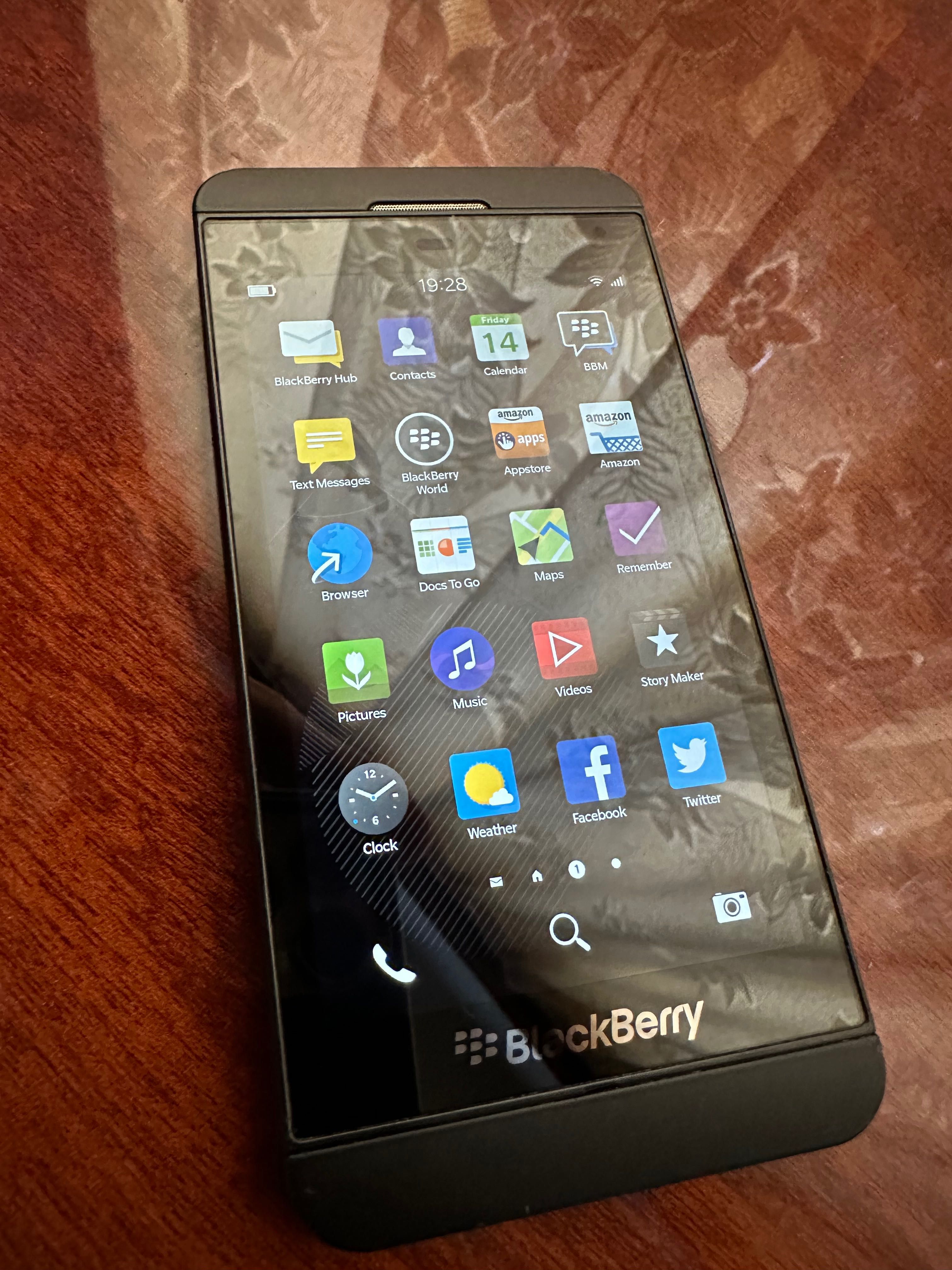 Blackberry Z10 ca nou