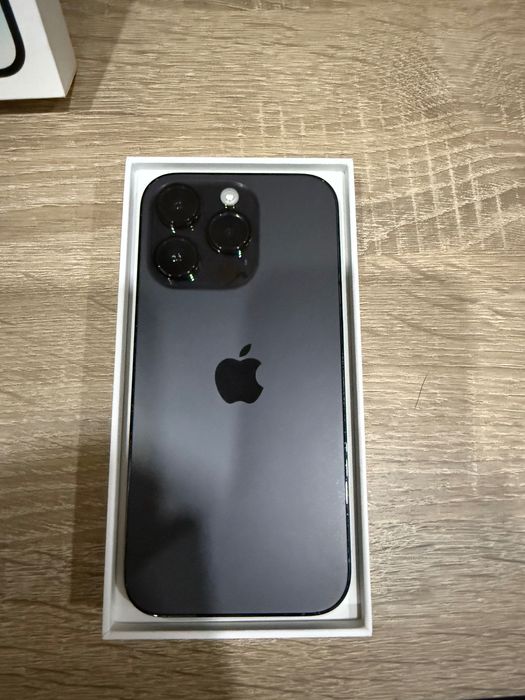 Продавам iPhone 14 Pro