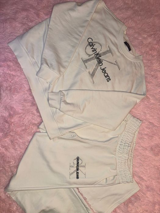 Дамски ватиран екип Calvin Klein-бял и черен