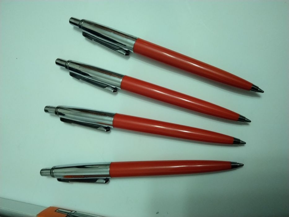 Продавам нови неизползвани химикалки PEVDI PAX от времето на 1985 г.